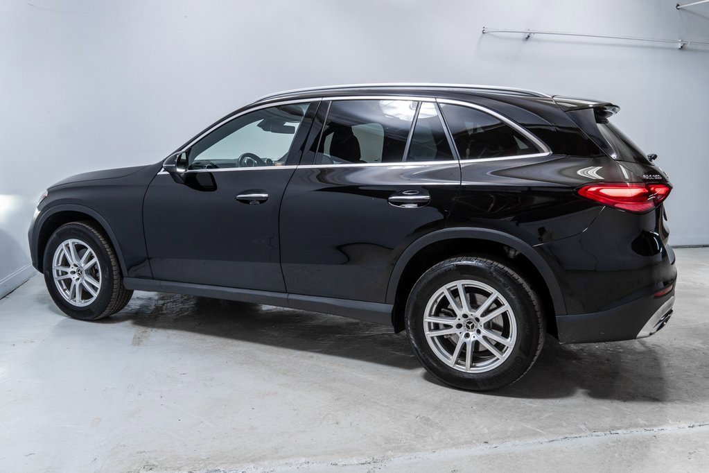 Used 2023 Mercedes-Benz GLC 300 4MATIC image 2
