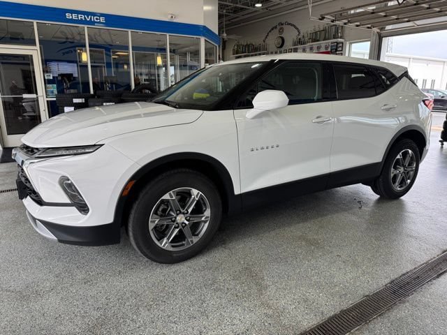 Used 2023 Chevrolet Blazer LT FWD image 4
