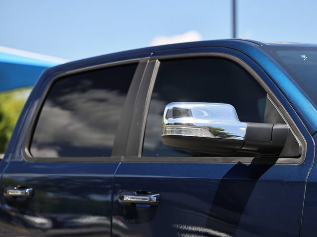 Used 2020 RAM 1500 Laramie AWD/4WD image 3