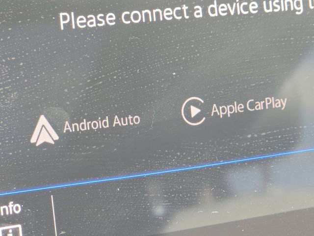 Used 2023 Volkswagen Taos SE w/ Panoramic Sunroof Package image 7