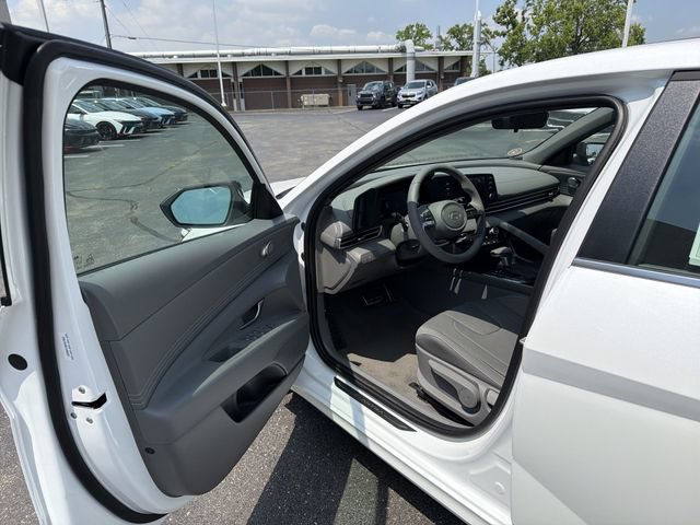 New 2026 Hyundai Elantra SEL Sport Premium FWD image 18