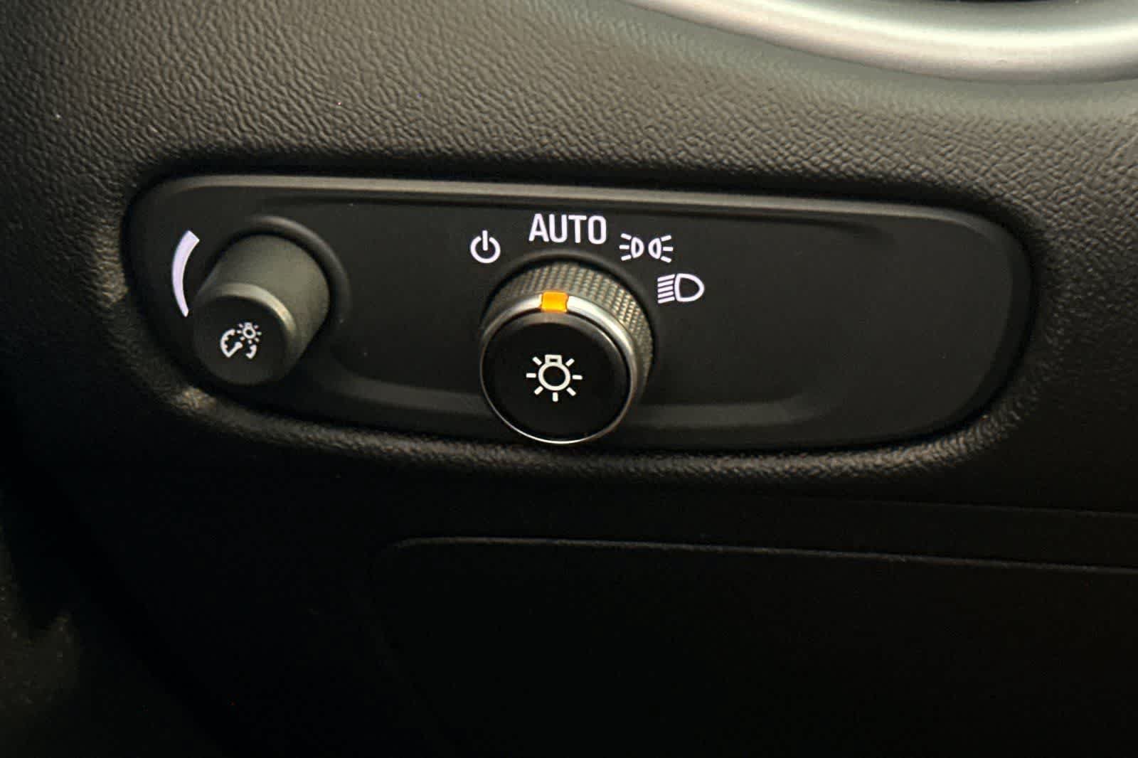 Used 2024 Chevrolet Malibu LT FWD image 32