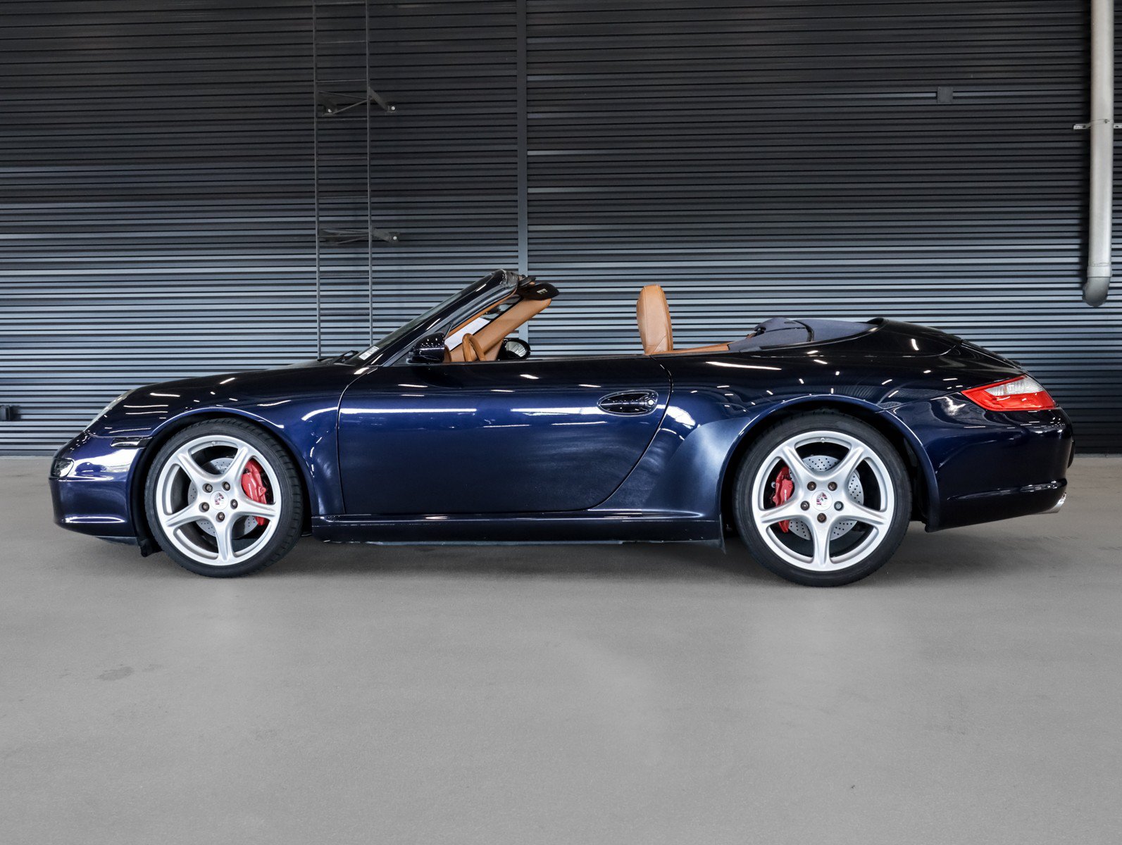 Used 2006 Porsche 911 Carrera S RWD image 2