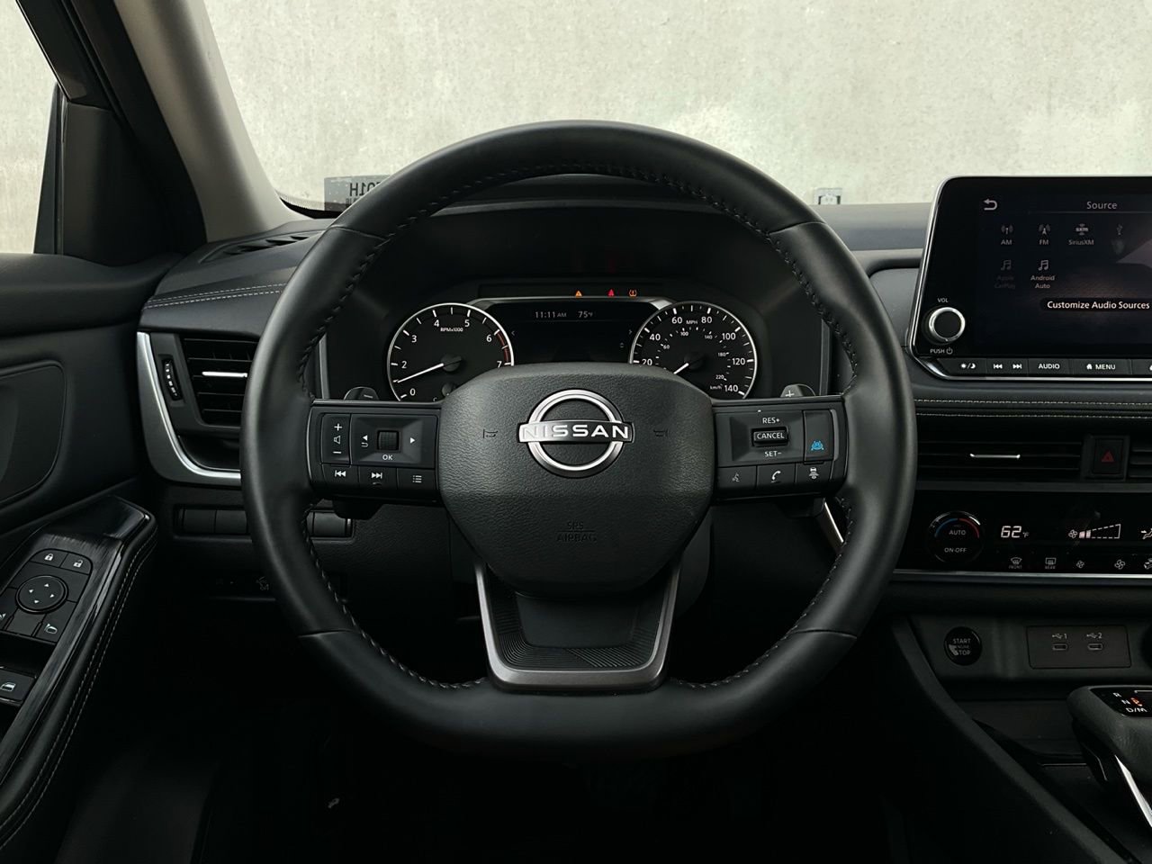 Used 2025 Nissan Rogue SV image 32