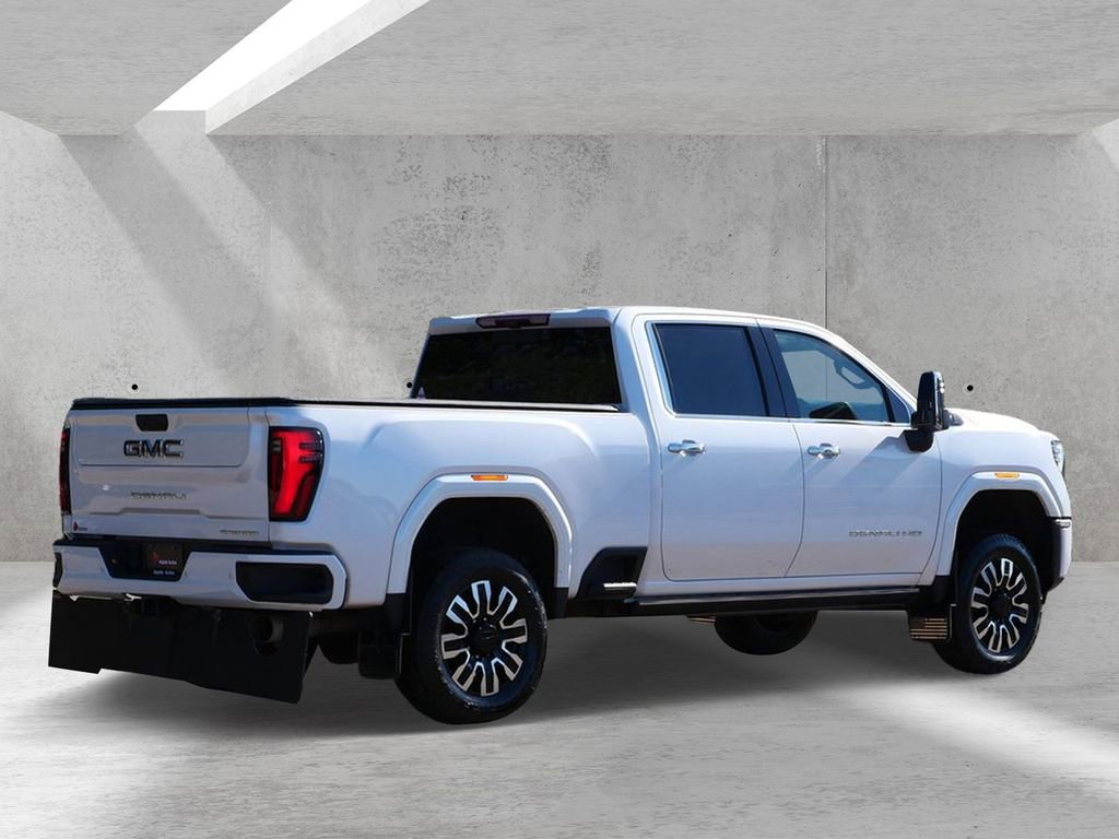Used 2024 GMC Sierra 2500 Denali Ultimate AWD/4WD image 3