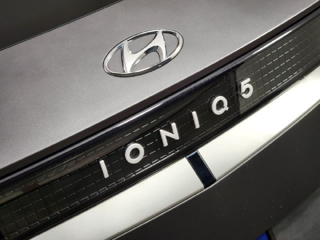 Certified 2024 Hyundai Ioniq 5 SEL AWD/4WD image 9