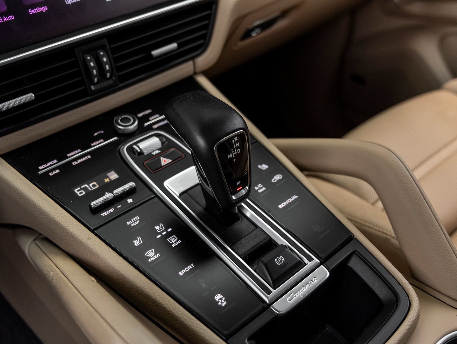 Certified 2023 Porsche Cayenne AWD/4WD image 32