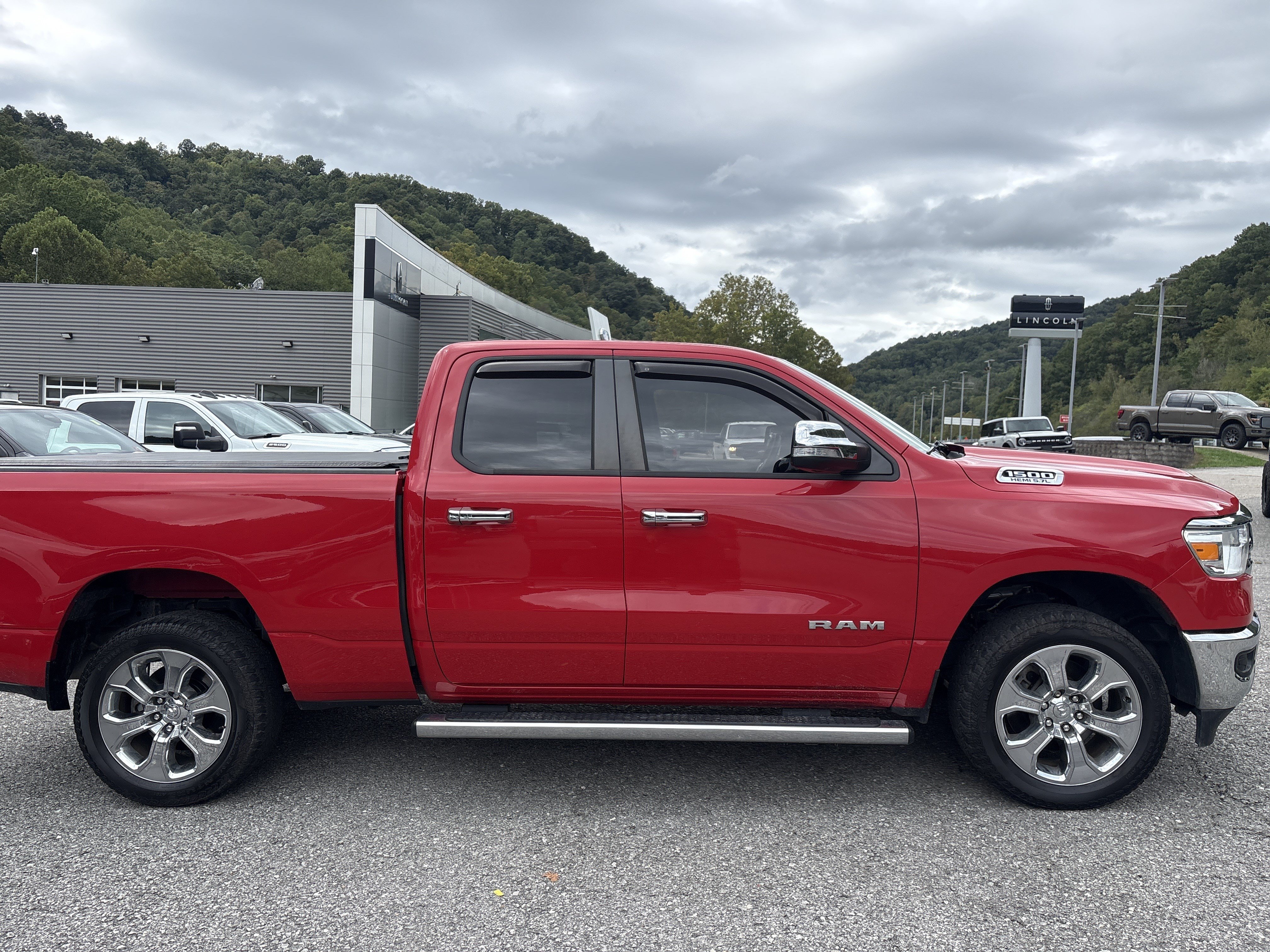 Used 2021 RAM 1500 Big Horn AWD/4WD image 3