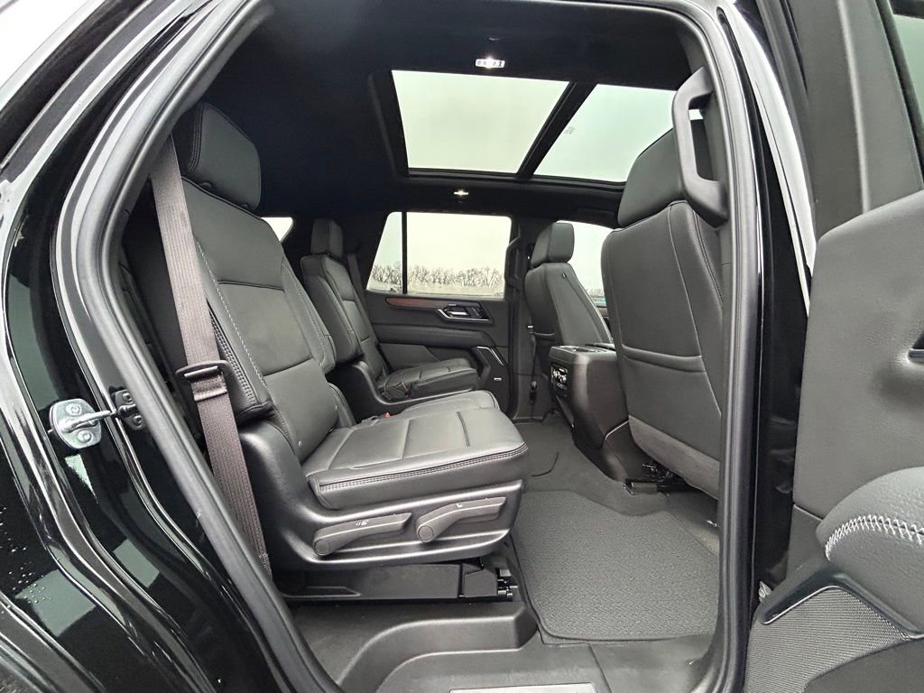 Used 2025 GMC Yukon Denali w/ Sun & Power Step Package image 23