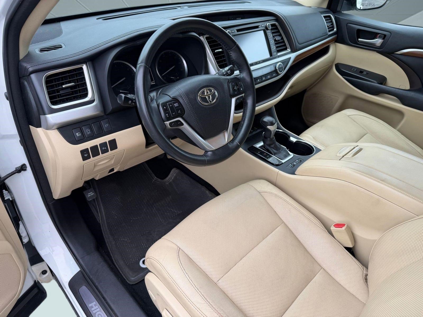 Used 2018 Toyota Highlander Limited AWD/4WD image 4