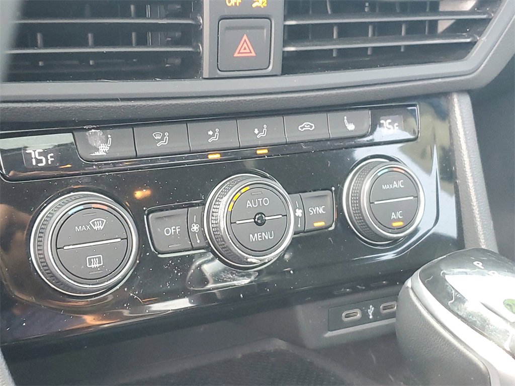 Used 2022 Volkswagen Jetta SE image 23