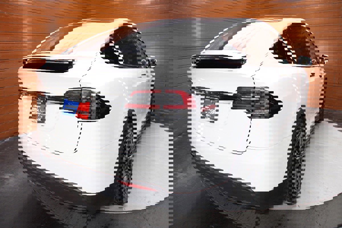 Used 2023 Tesla Model X 7 Seater AWD Driving Com 4 image 17