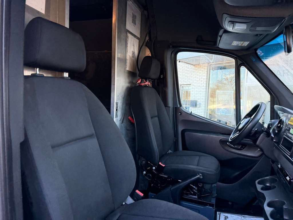Used 2019 Mercedes-Benz Sprinter 144 image 29