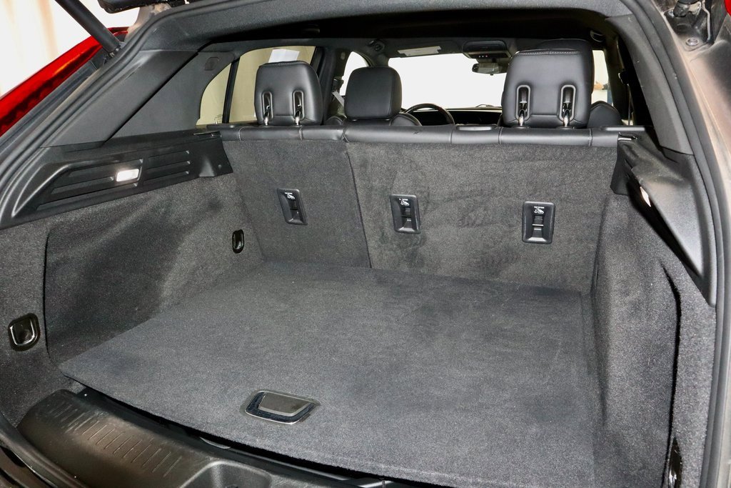 Used 2024 Cadillac XT4 Luxury image 12