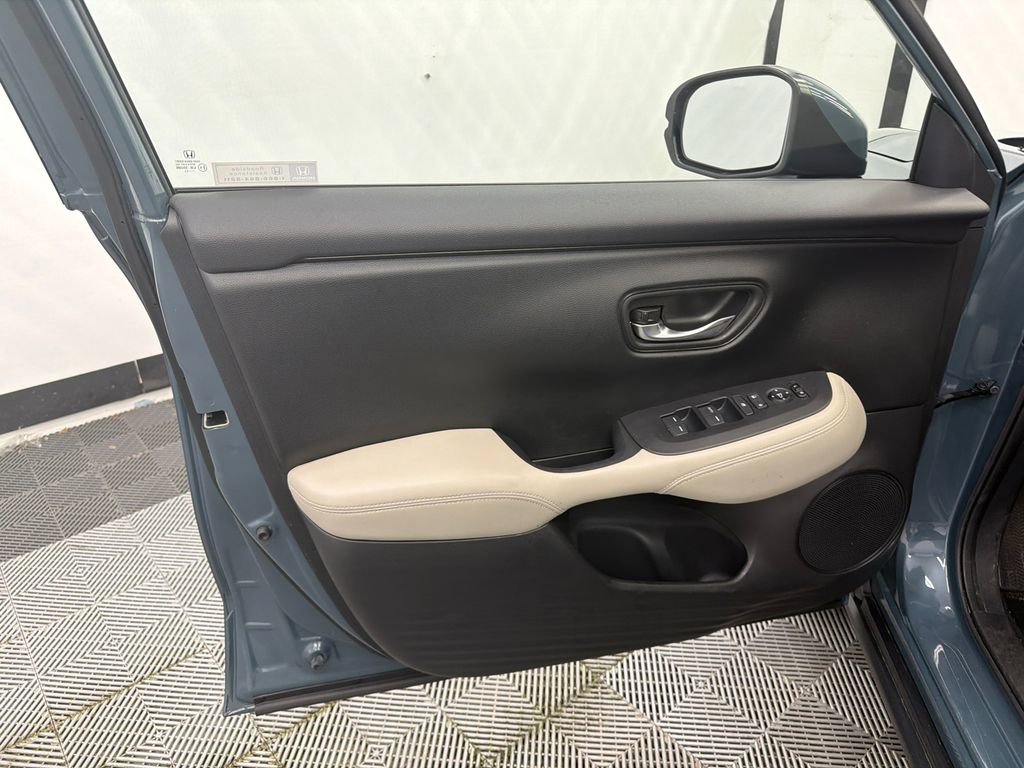 Used 2023 Honda HR-V LX image 10