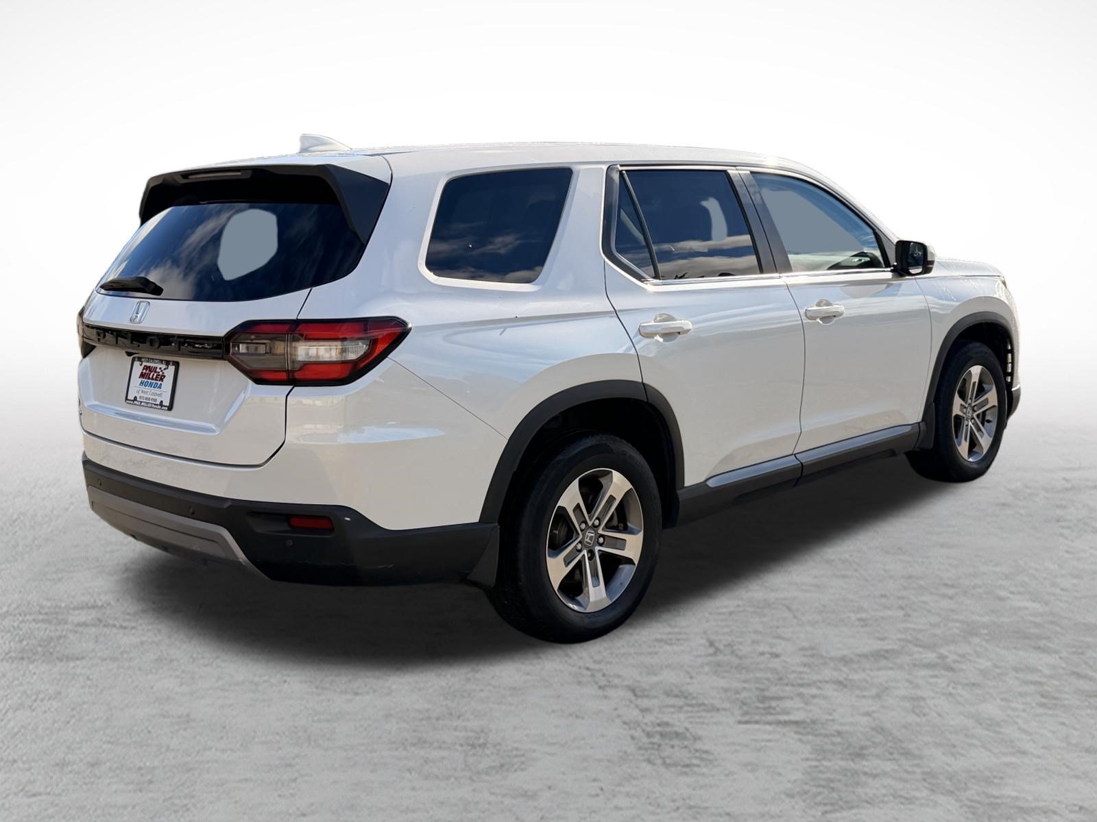 Used 2023 Honda Pilot EX-L image 6