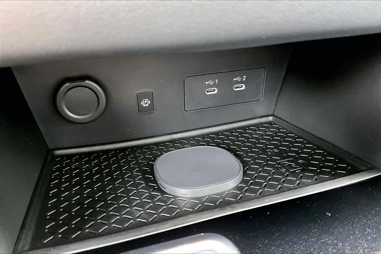 New 2026 Nissan Pathfinder SV w/ SV Premium Package FWD image 18