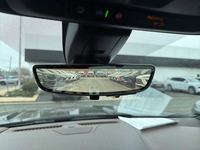 Used 2022 GMC Yukon Denali w/ Advanced Technology Package image 29