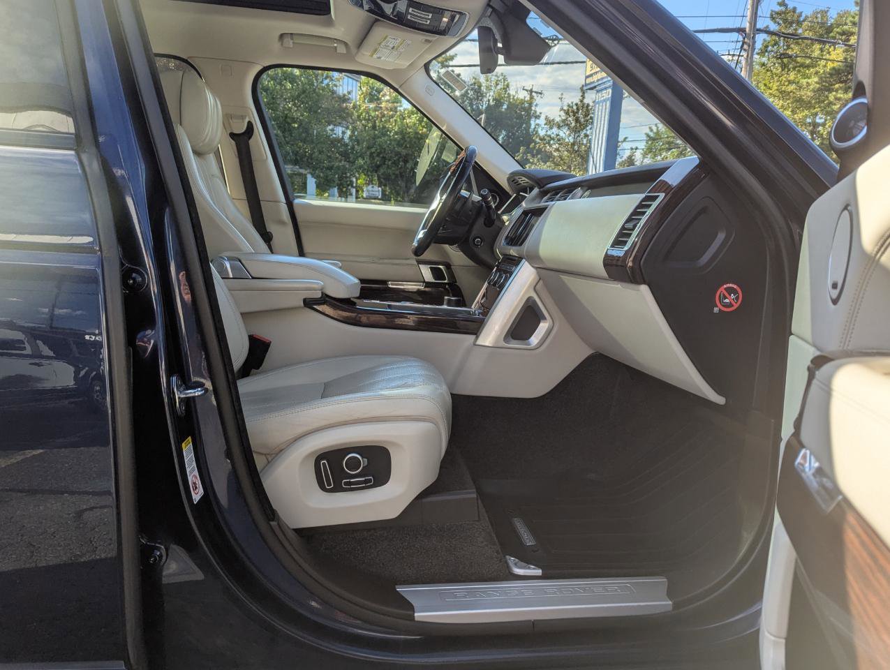 Used 2016 Land Rover Range Rover Supercharged image 37