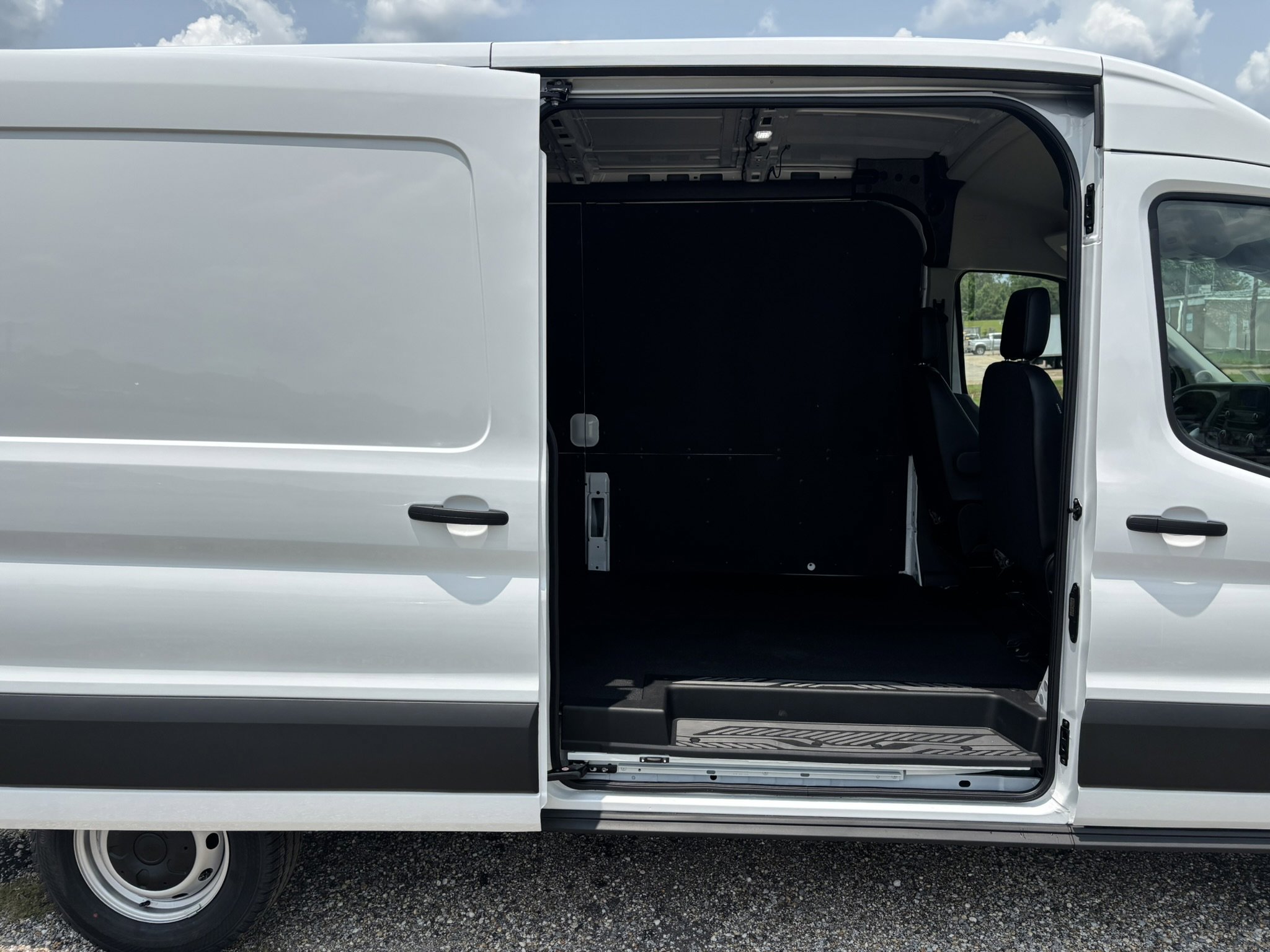 New 2025 Ford Transit 250 148 Medium Roof image 3