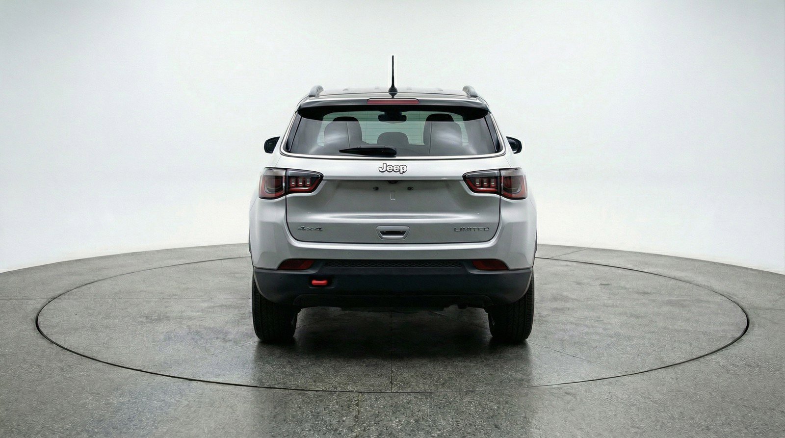 Used 2025 Jeep Compass Trailhawk image 7