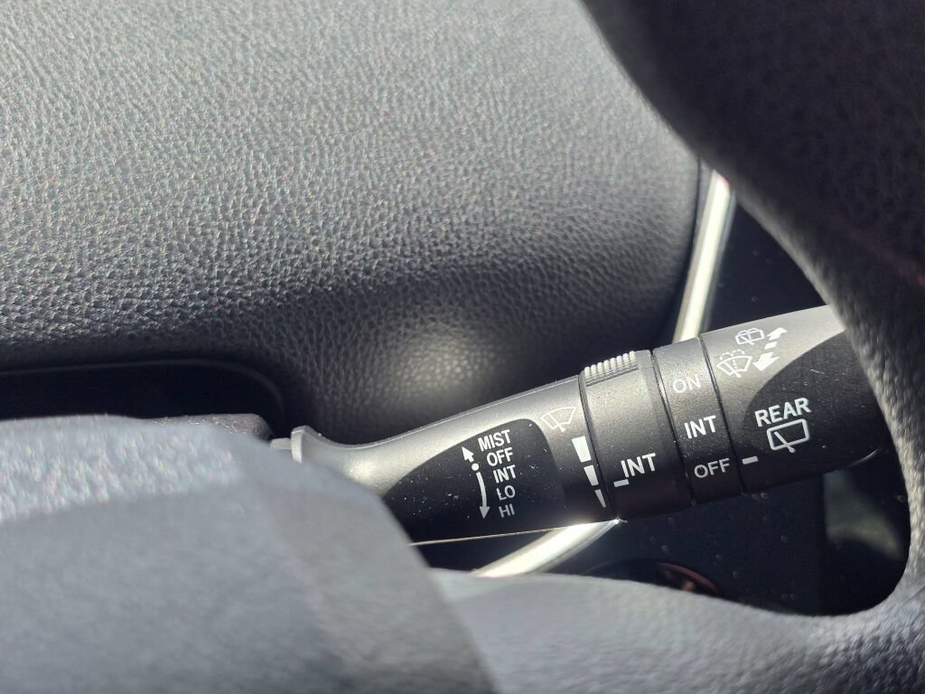 Used 2020 Toyota Prius LE AWD/4WD image 25