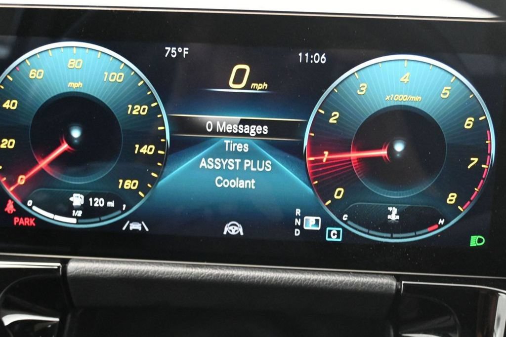 Used 2022 Mercedes-Benz GLA 250 4MATIC image 16