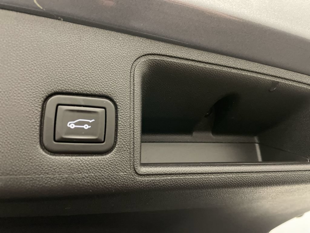 Used 2021 GMC Terrain SLT w/ LPO, Dark Accent Package AWD/4WD image 30