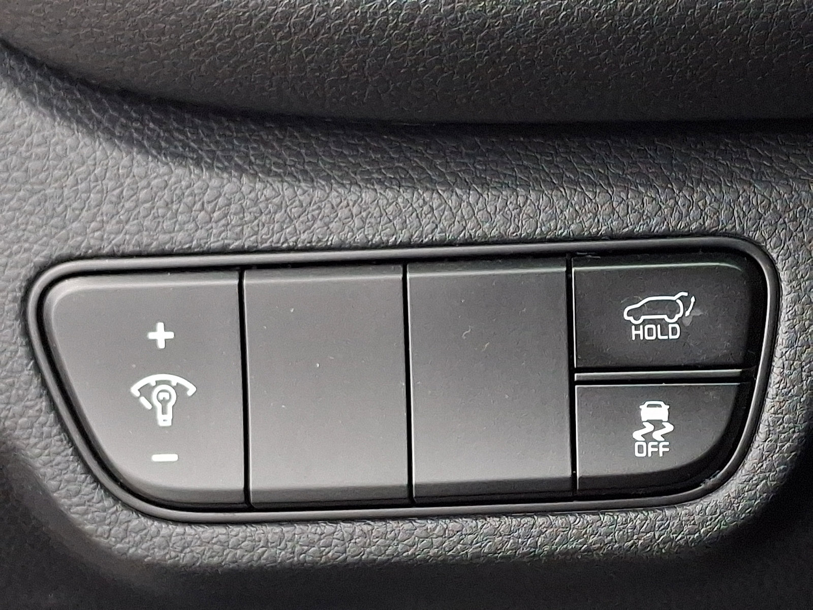 Certified 2025 Kia Seltos SX w/ SX Sunroof Package image 28