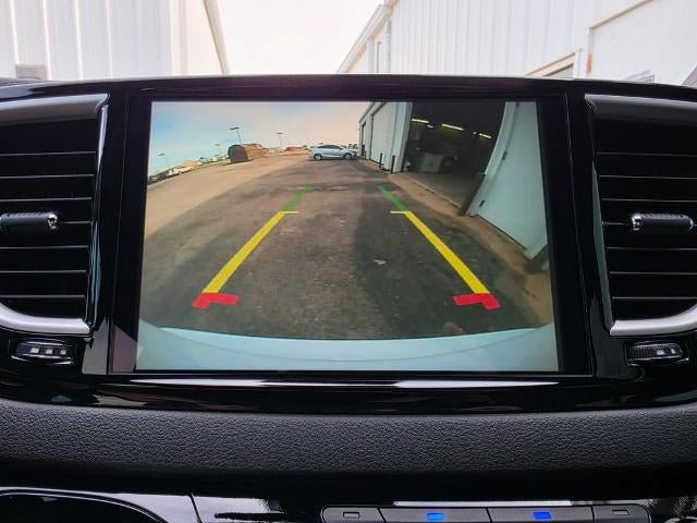 Used 2026 Chrysler Pacifica Select FWD image 18
