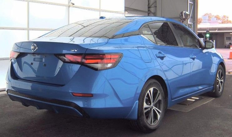 Used 2022 Nissan Sentra SV image 3