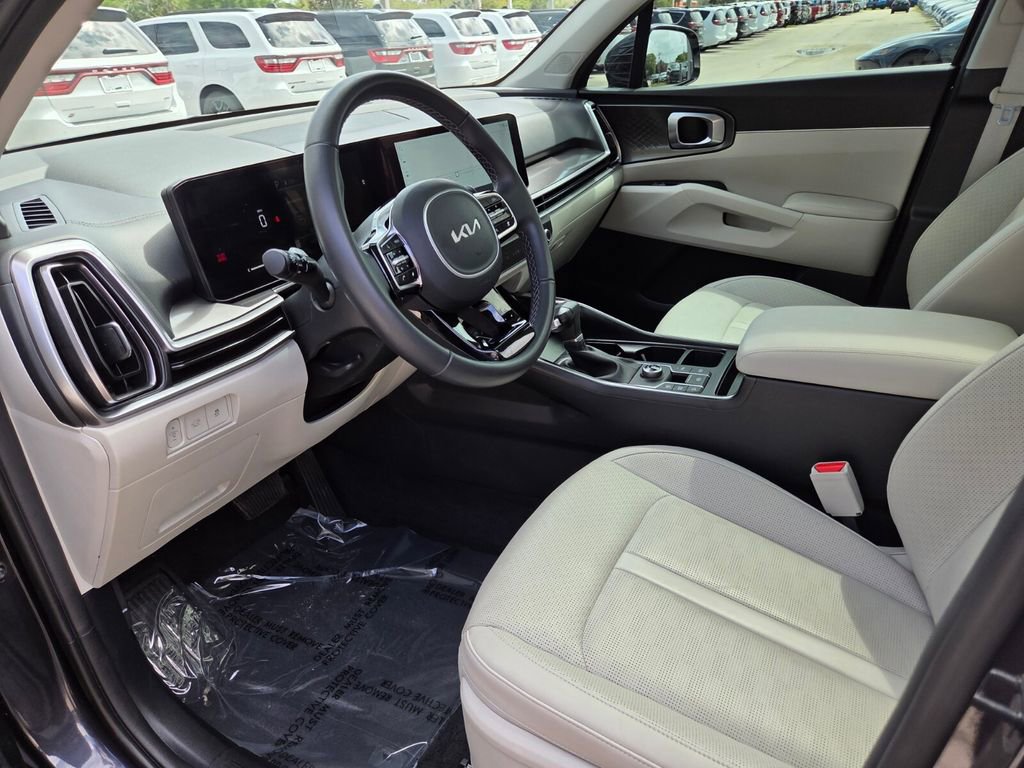 Used 2025 Kia Sorento EX w/ Panoramic Sunroof Package image 26