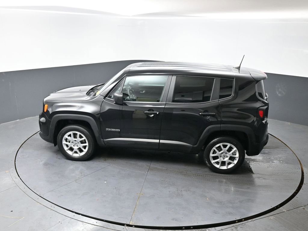 Used 2023 Jeep Renegade Latitude image 43