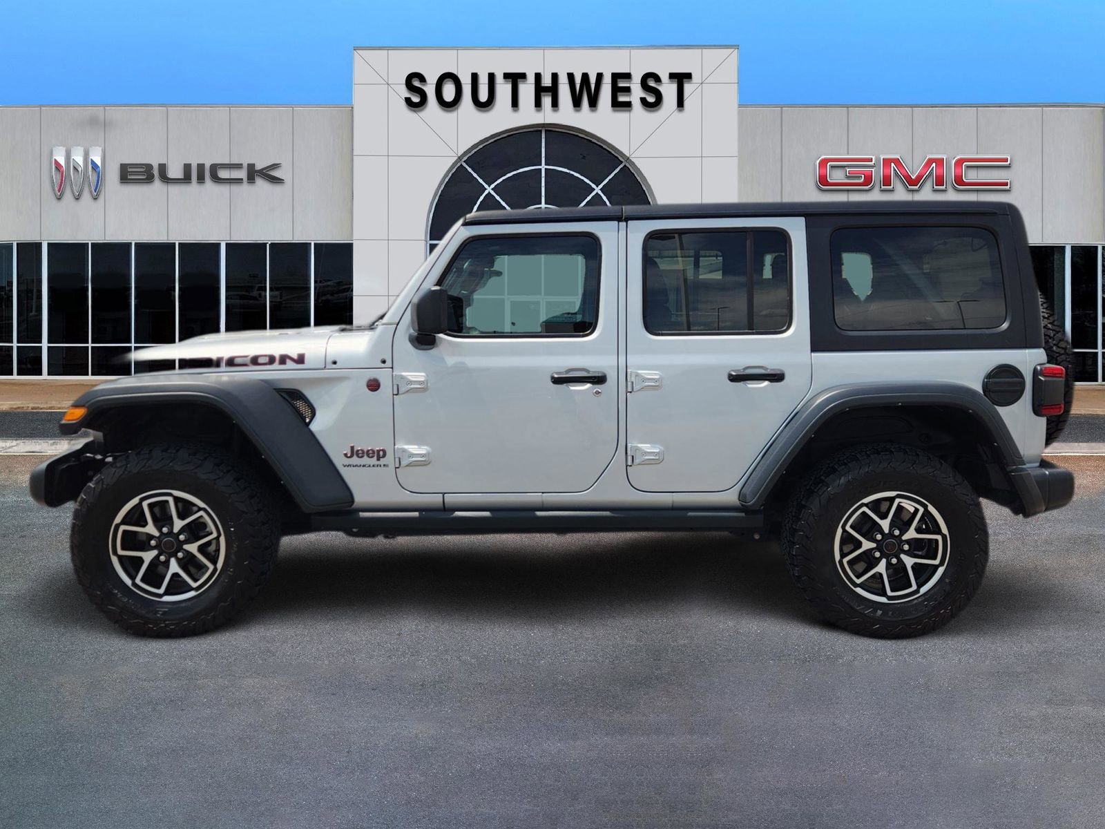 Used 2024 Jeep Wrangler Unlimited Rubicon AWD/4WD image 3
