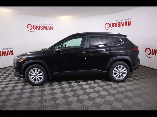 Used 2026 Toyota Corolla Cross LE image 9