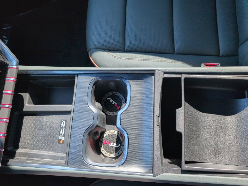 Used 2024 GMC Acadia AT4 w/ Luxury Package image 22