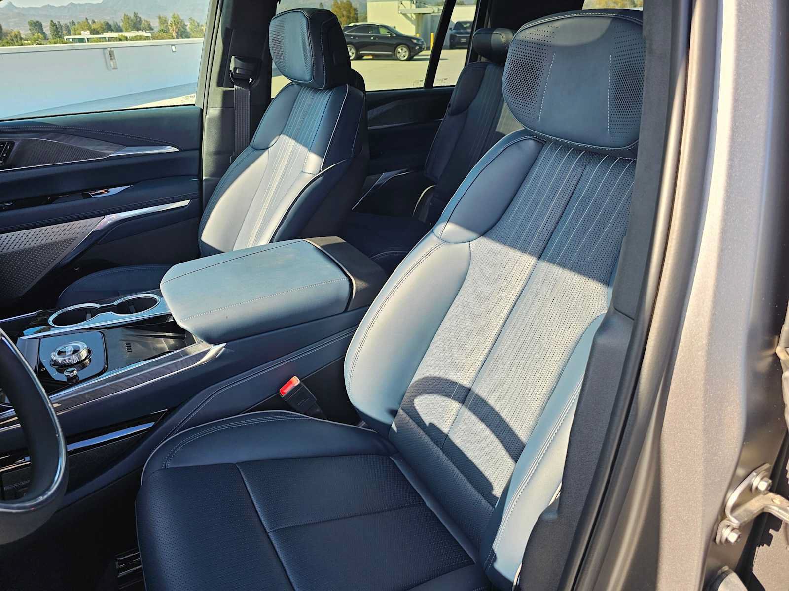 New 2026 Cadillac Escalade IQL Sport 2 w/ LPO, ONYX Package AWD/4WD image 24