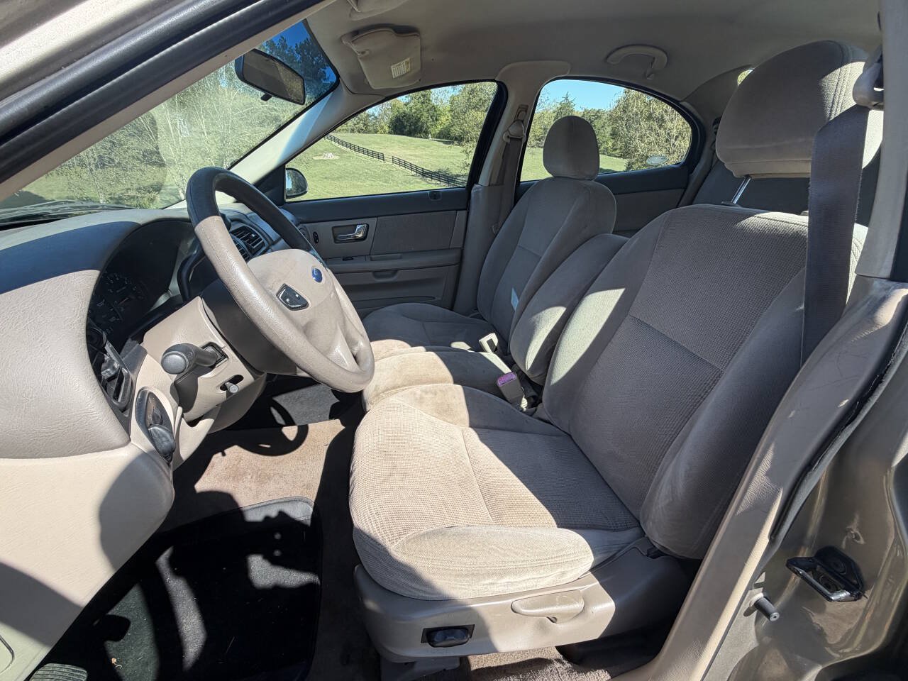 Used 2002 Ford Taurus SE FWD image 6