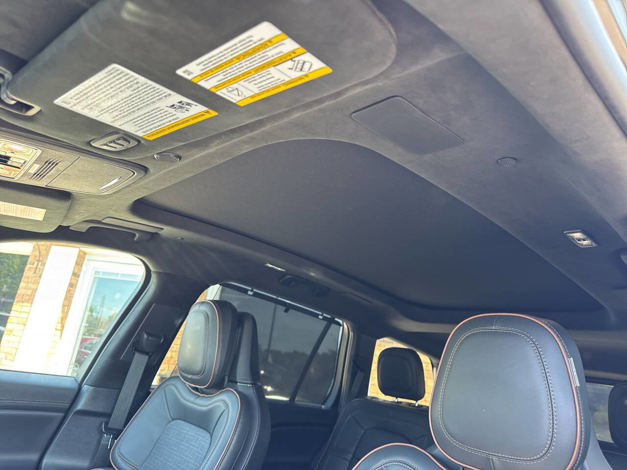 Used 2025 Lincoln Aviator Black Label w/ Jet Appearance Package AWD/4WD image 36