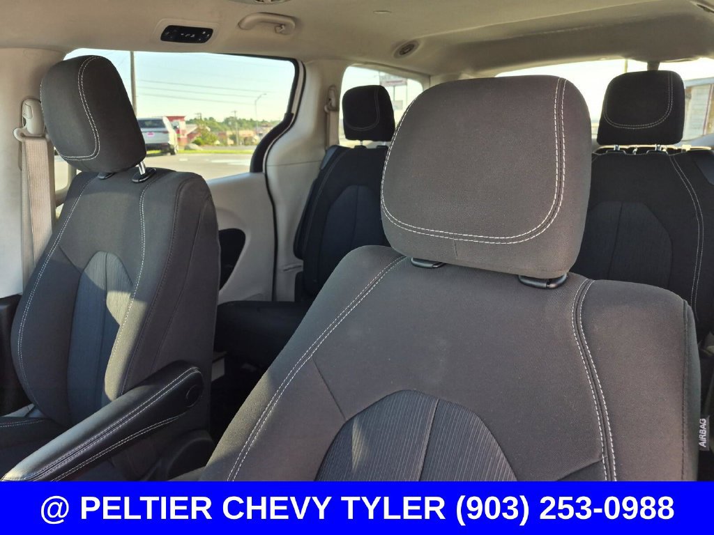 Used 2023 Chrysler Voyager LX FWD image 33