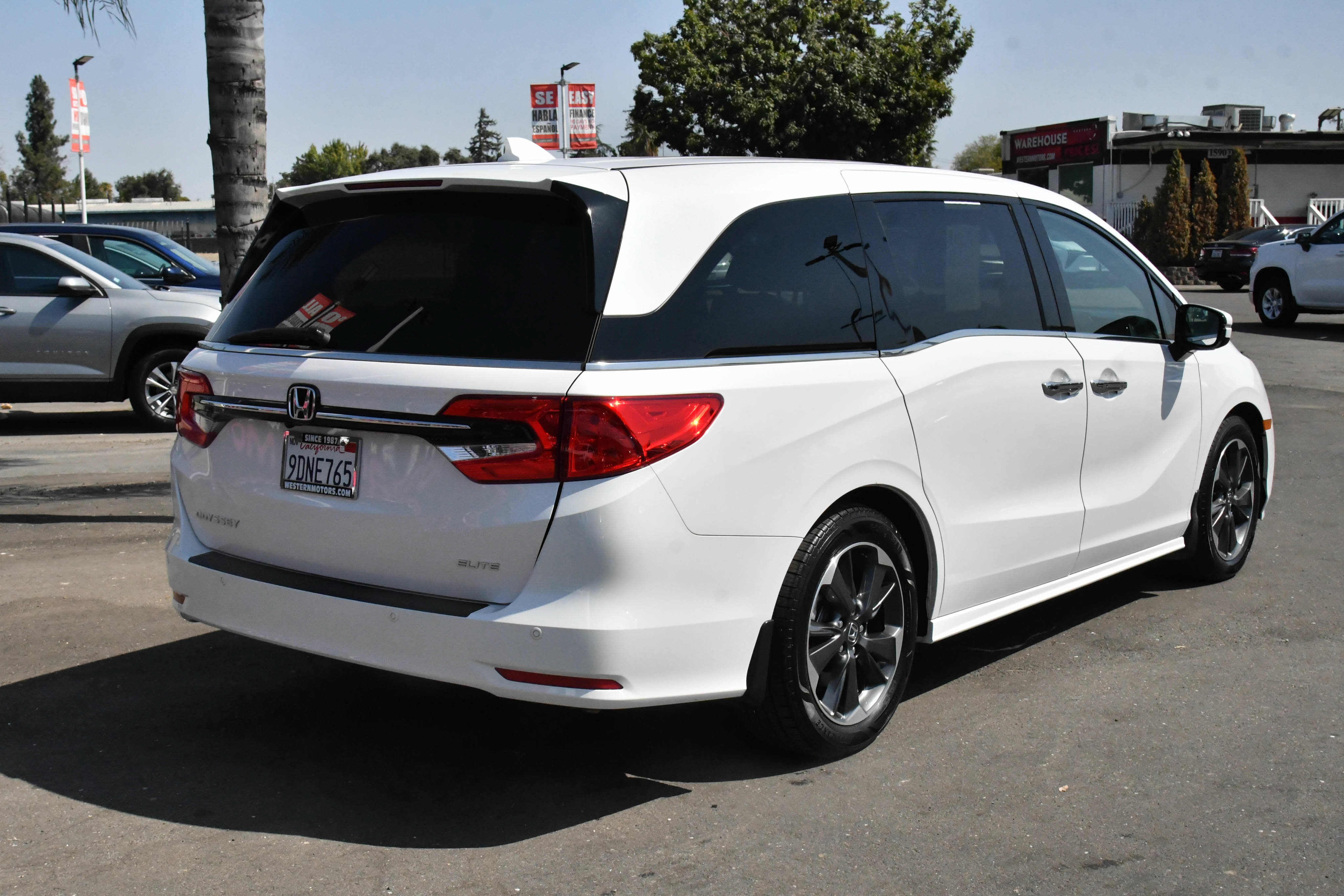 Used 2023 Honda Odyssey Elite image 8