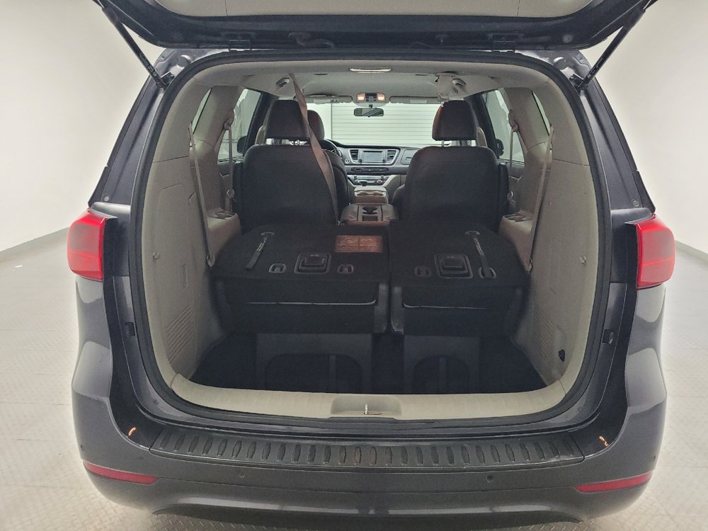 Used 2017 Kia Sedona LX w/ LX Essentials Premium Package FWD image 29