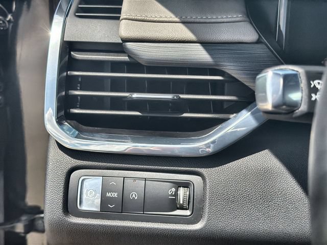 Certified 2026 GMC Acadia Elevation w/ Elevation Premium Package FWD image 17