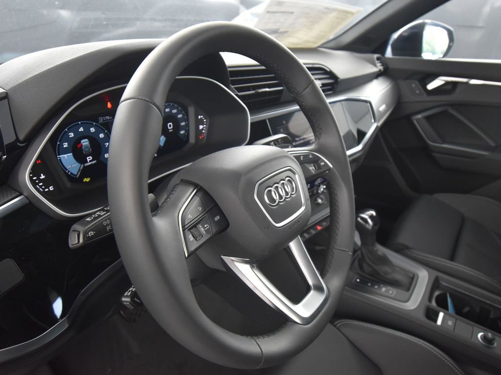 New 2025 Audi Q3 2.0T Premium image 12