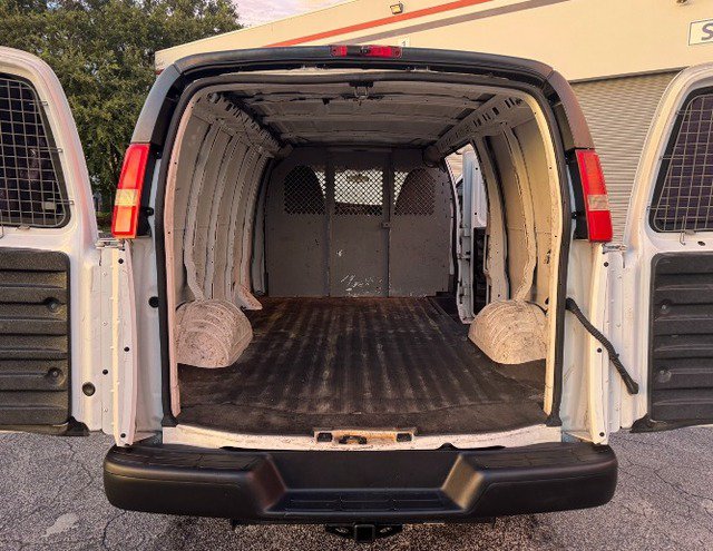 Used 2013 Chevrolet Express 2500 RWD image 14