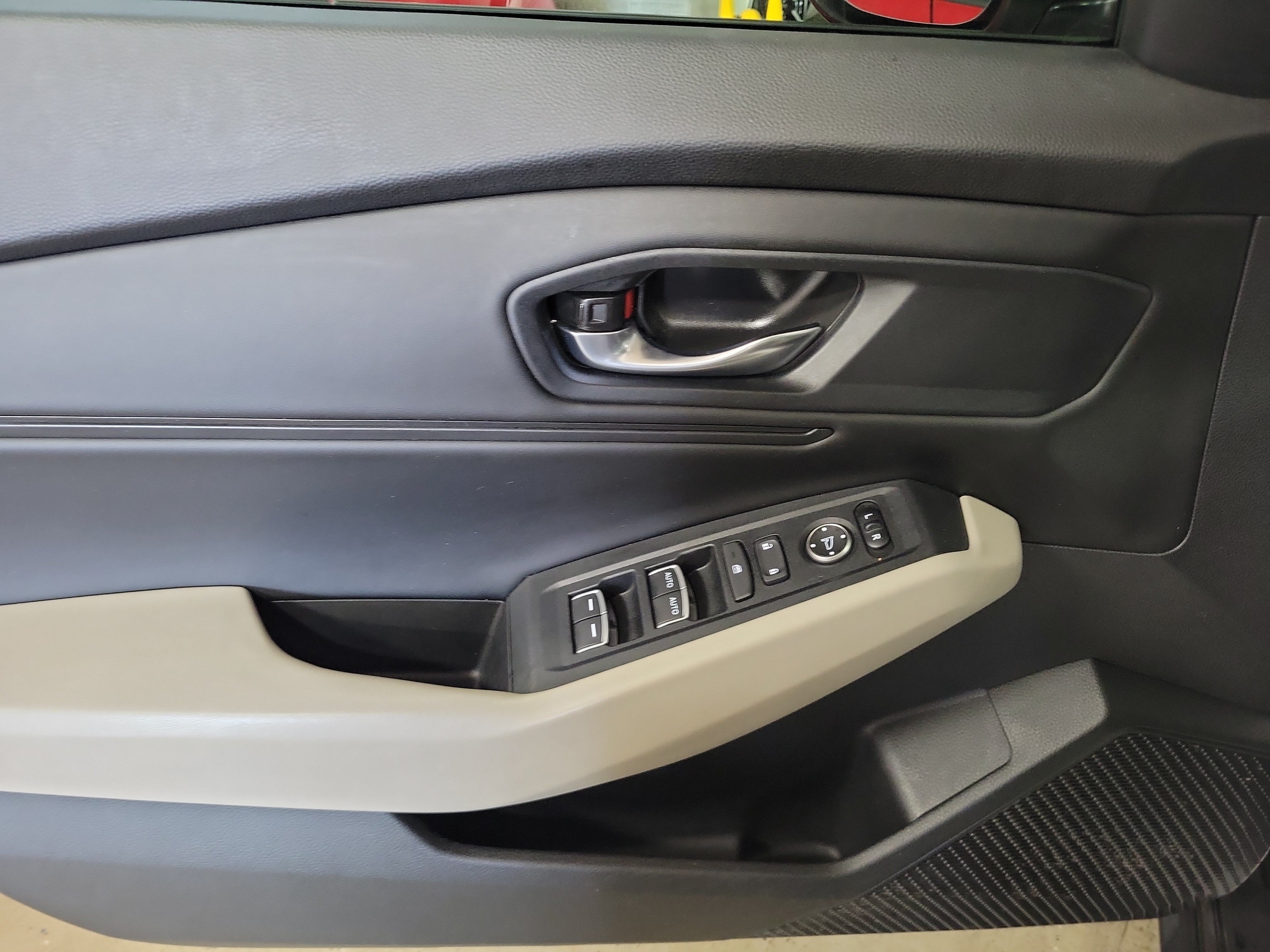 Used 2023 Honda Accord EX image 19