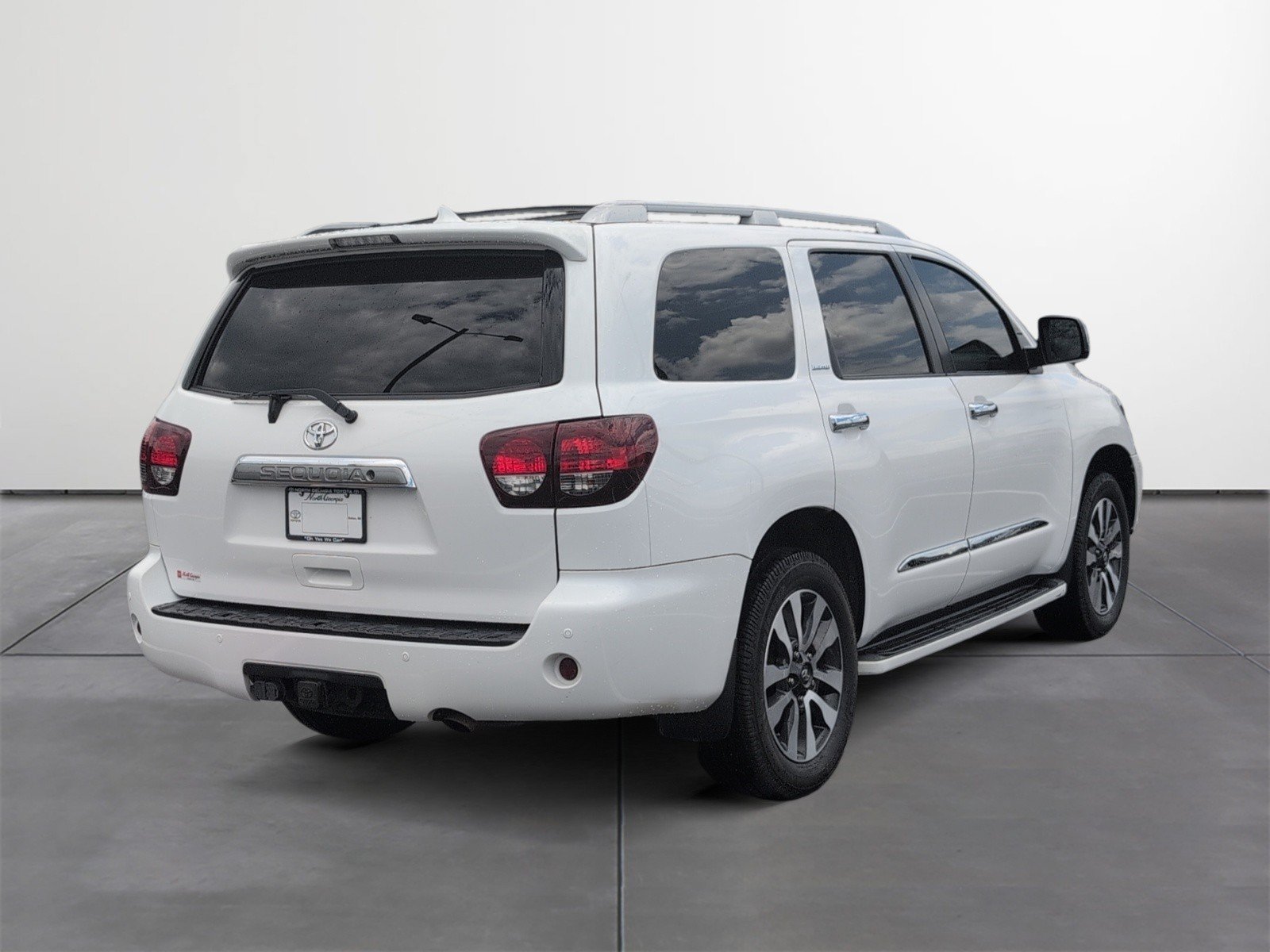 Used 2019 Toyota Sequoia Limited w/ Safety & Convenience Package RWD image 5