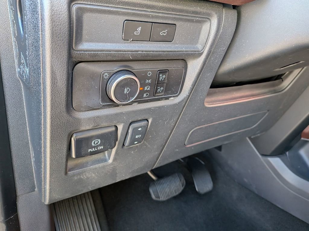 Used 2024 Ford Expedition Limited image 14