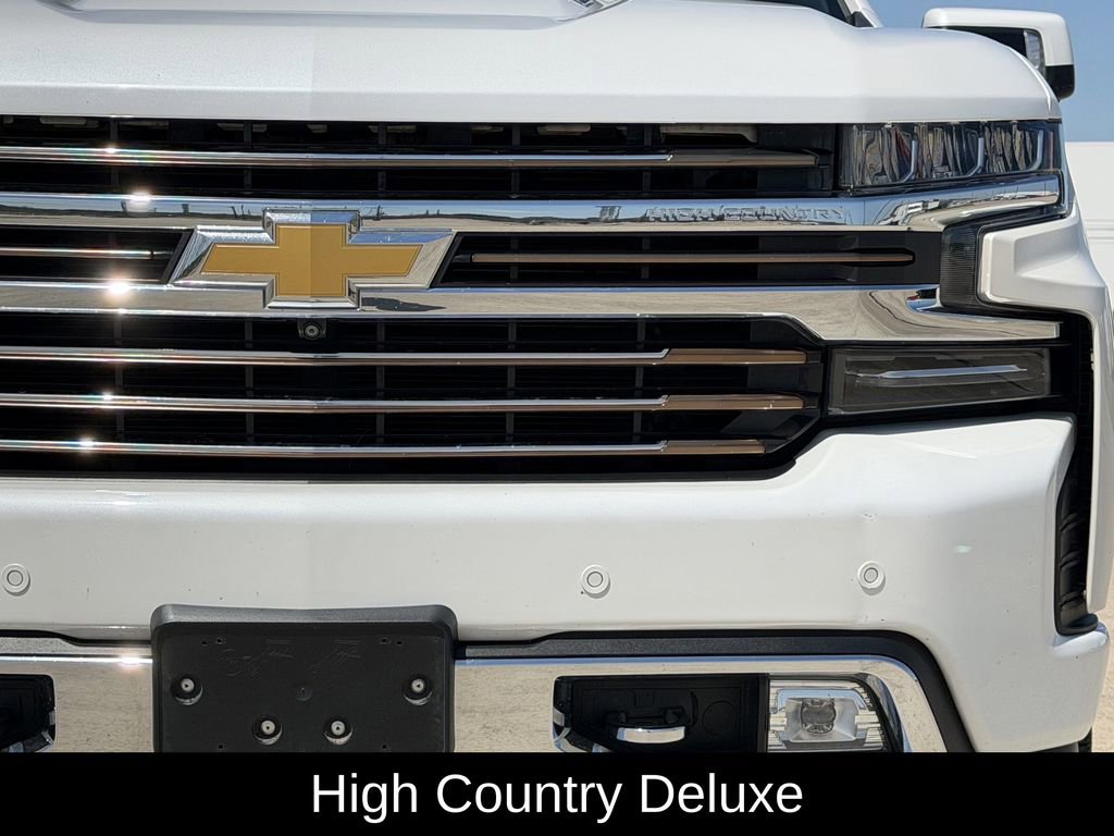 Used 2022 Chevrolet Silverado 1500 High Country w/ Technology Package AWD/4WD image 4