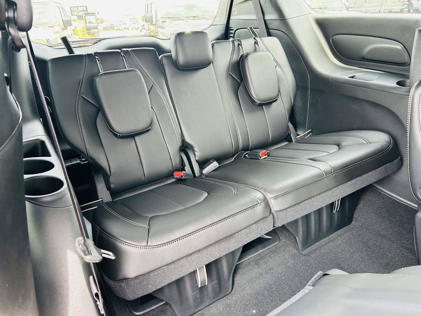 New 2027 Chrysler Pacifica Select FWD image 30